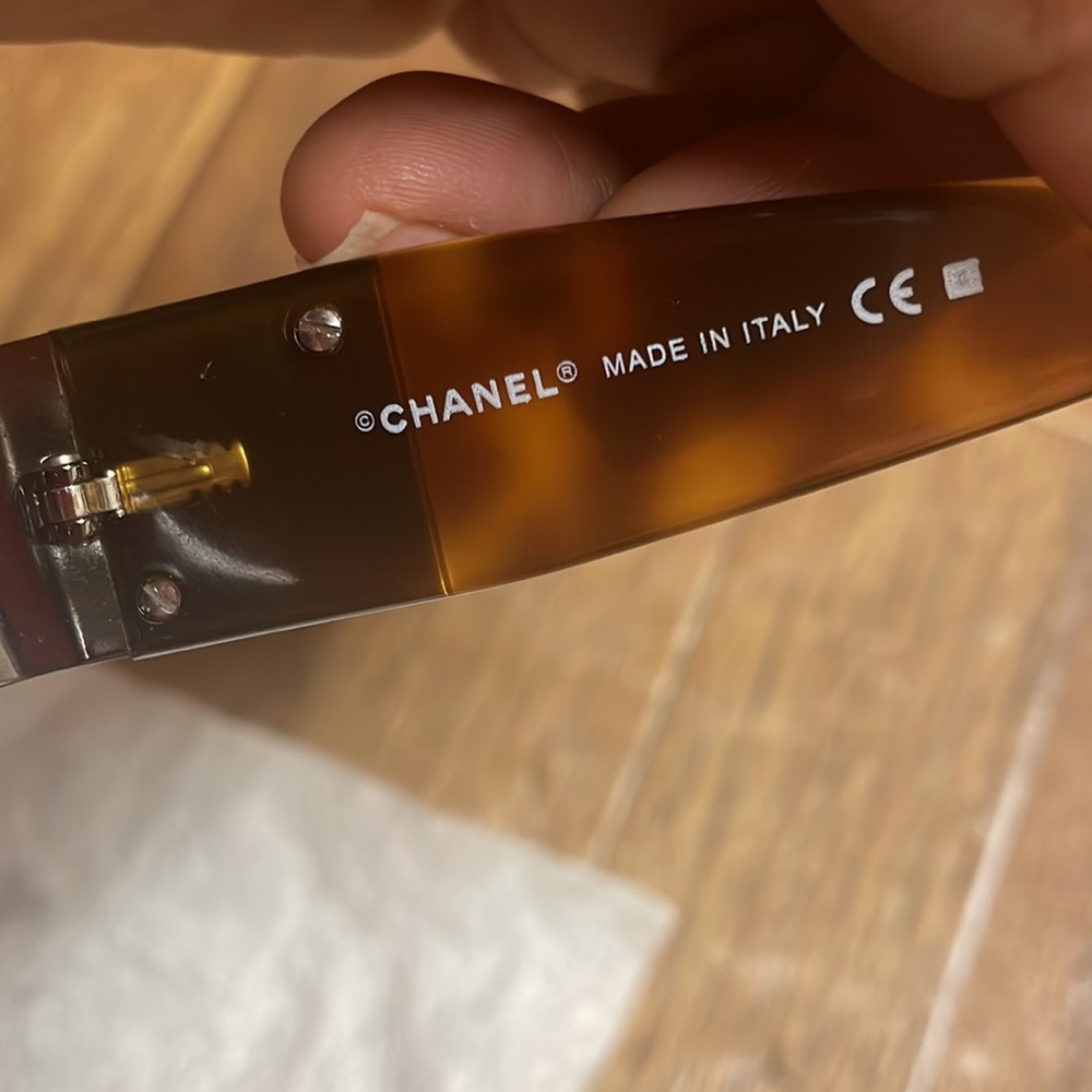 Chanel - Picture 4 of 10